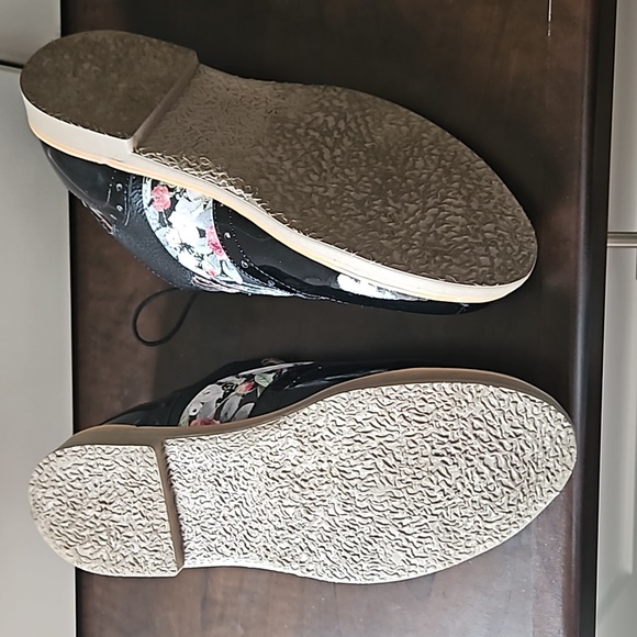 Montreal based Ana Maria Dessin Oxford style shoes - Picture 4 of 6